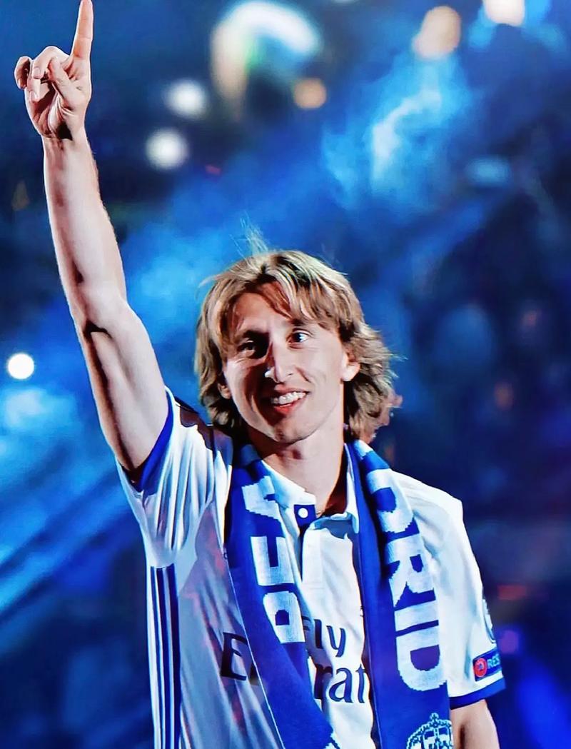 英超积分榜：曼联被热刺反超跌第15！利物浦仍7分领跑 曼城回前4